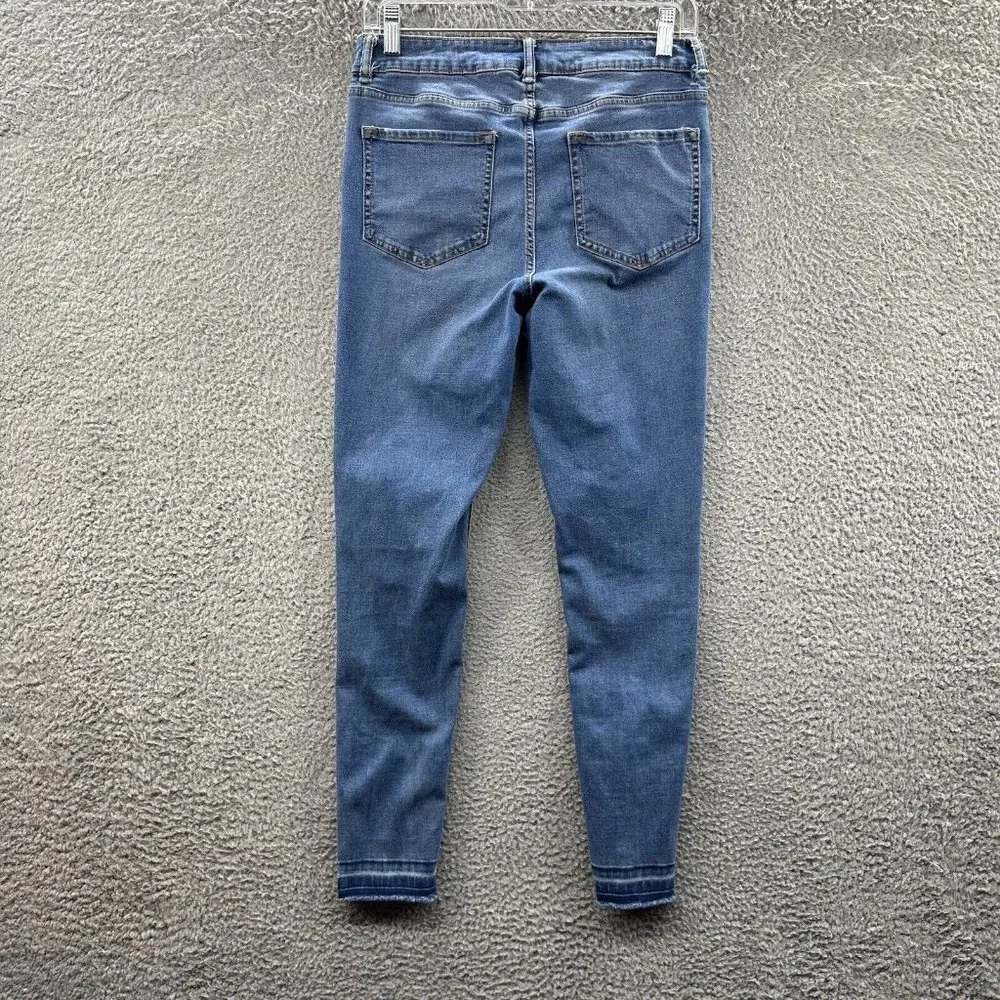 Denim Co Jeans Women's 8 Blue Light‎ Wash Denim Distressed Ankle Skinny Jeans